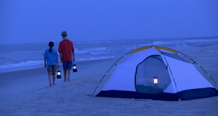Duérmete con el suave sonido del océano mientras que acampas en las playas de la Florida.