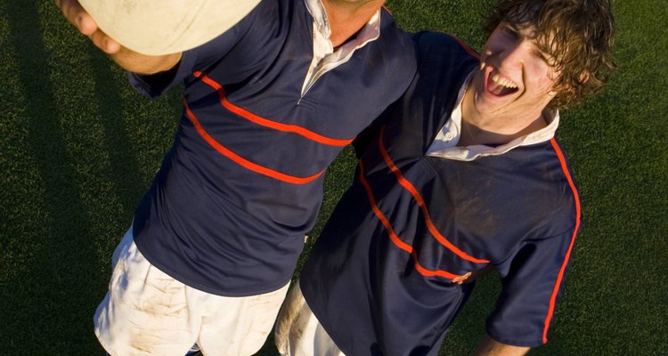 Se ofrecen varios programas de deporte tales como fútbol, béisbol y softball.