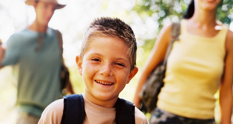 Haz la primera experiencia de mochilero divertida para que los niños quieran volver a ir.
