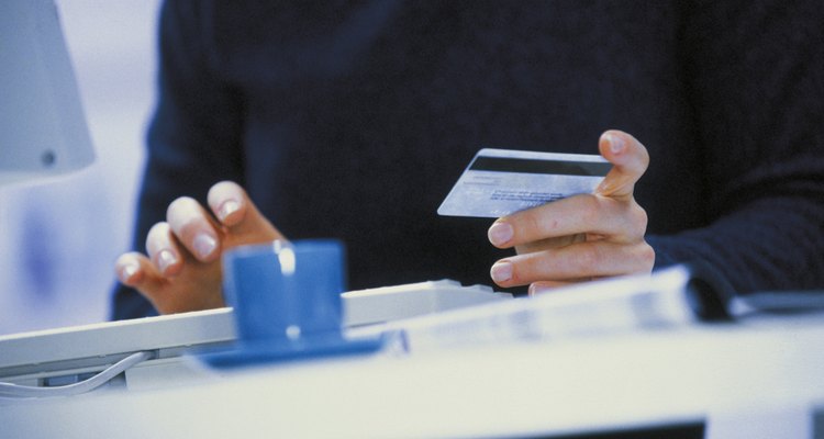Compras online requerem um sistema de processamento de transações para gerenciar a compra