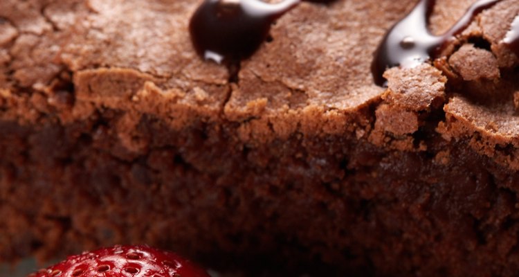 Envuelve los brownies herméticamente luego de que se enfríen durante varias horas.