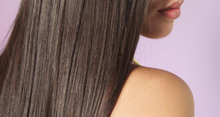 No es verdad que el cabello crece más rápido con la gelatina. En todas las personas crece en promedio 1,5 cm al mes, y la longitud que alcanza depende de la genética.