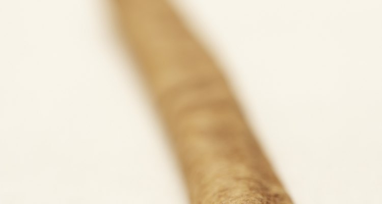 La canela proviene de la corteza de un árbol.