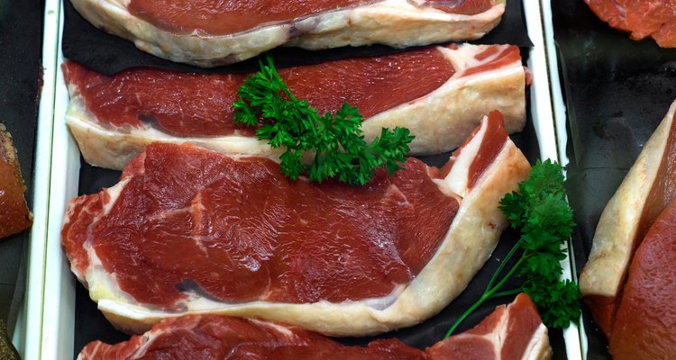 La carne grillada puede resultar beneficiada a partir del sabor que se agrega por la piedra de sal.