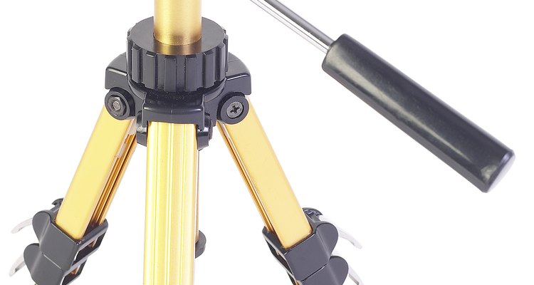 Convert your old tripod into an artist's easel.