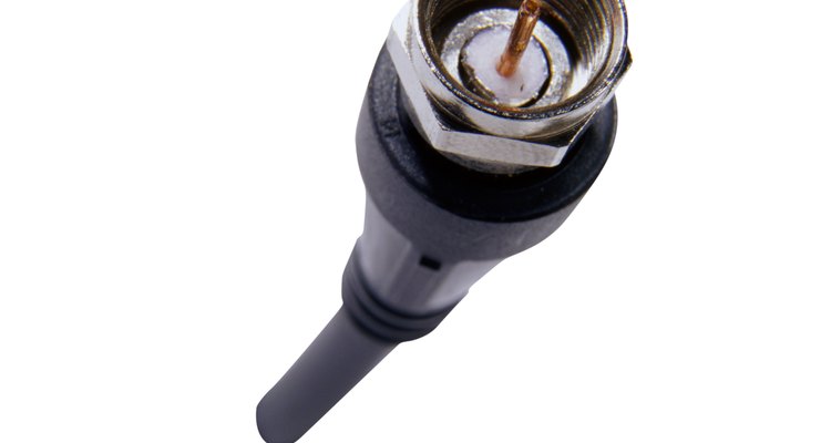Para solucionar problema de ruído de fundo da TV LG, inspecione os cabos coaxiais