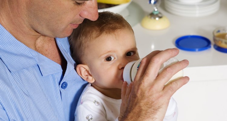 La fórmula en sí misma no empeora la tos de un bebé, a menos que sea alérgico al alimento.