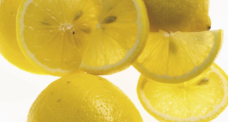 Los limones y los productos hechos con aceite de limón pueden ser tóxicos para los perros.