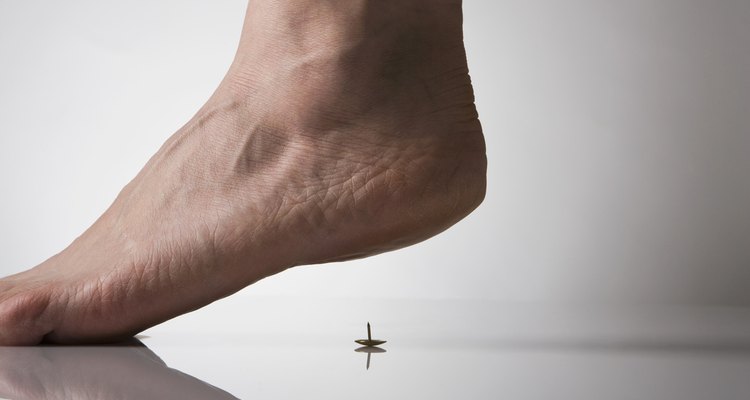 O pé pendente é causado por fraqueza ou paralisia