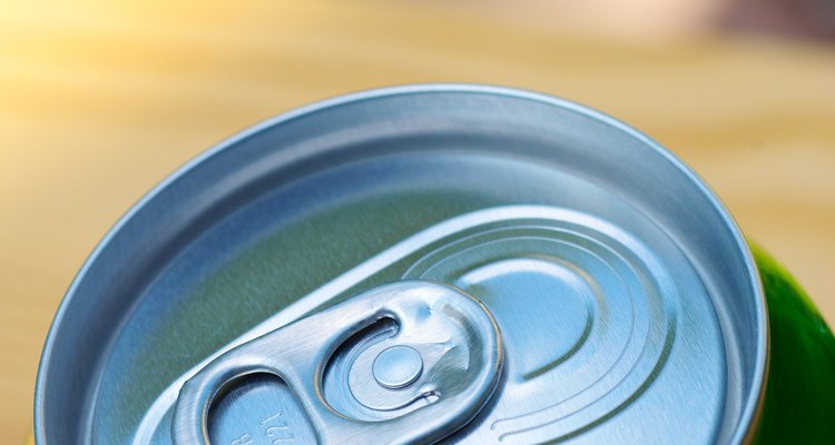 Uma lata de refrigerante serve como um esconderijo muito discreto