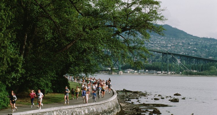 En el Stanley Park se llevan a cabo carreras locales, como el BMO Vancouver Marathon.