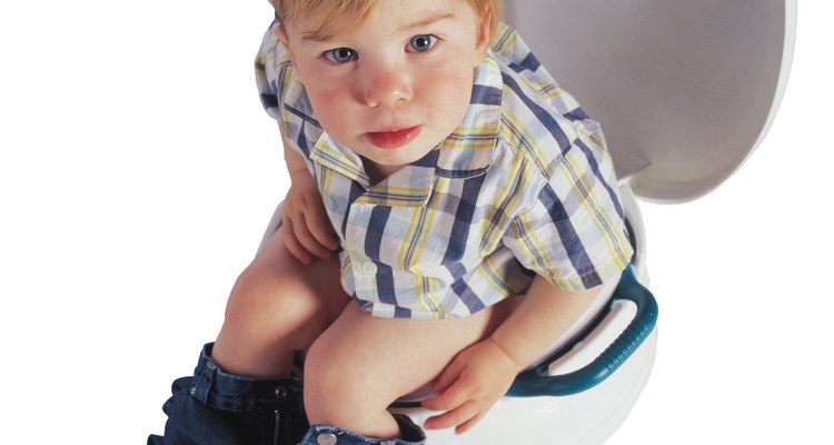 Entrenar a un niño de 16 meses de edad para que vaya al baño generalmente toma más tiempo que entrenar a un niño de 2 años.