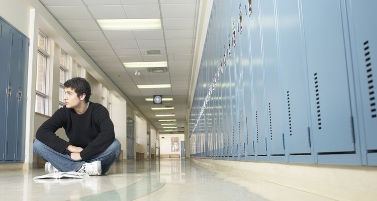 La presión de estar en el grupo popular puede conducir a la inseguridad en algunos adolescentes.