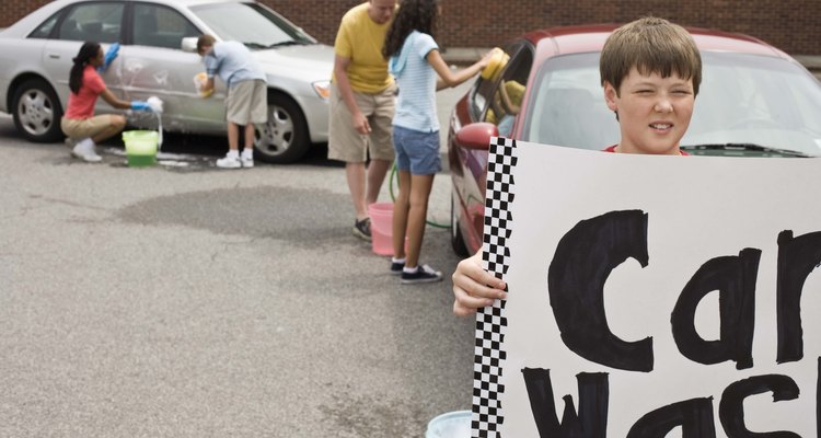 Los miembros de la congregación pueden darse el tiempo para una recaudación de fondos lavando coches.