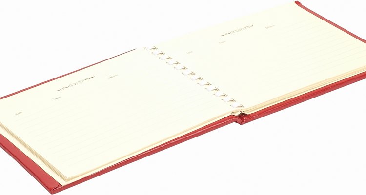 Convierte un libro de invitados en un libro de aventuras para una boda con temática de la película "Up".