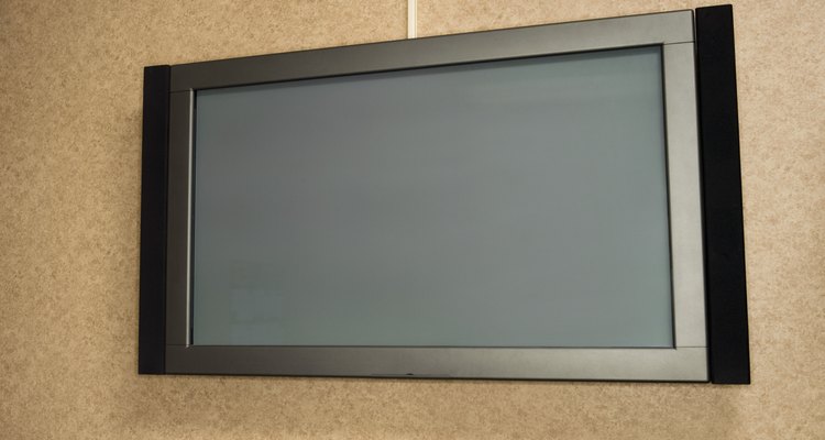 Las pantallas de TV grandes presentan un desafío de diseño especialmente difícil, simplemente debido a su gran tamaño.