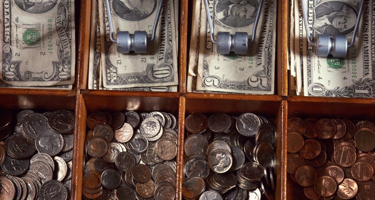 how-to-organize-money-in-a-cash-drawer