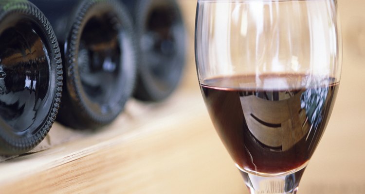 Media copa de vino al día puede brindarte muchos beneficos.