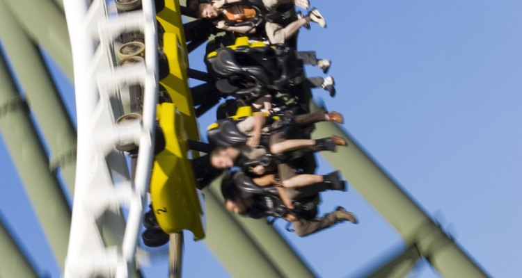 Pasea como el viento en una montaña rusa invertida.