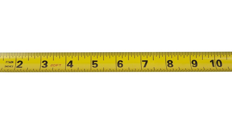 Use uma trena para medir o diâmetro da roldana