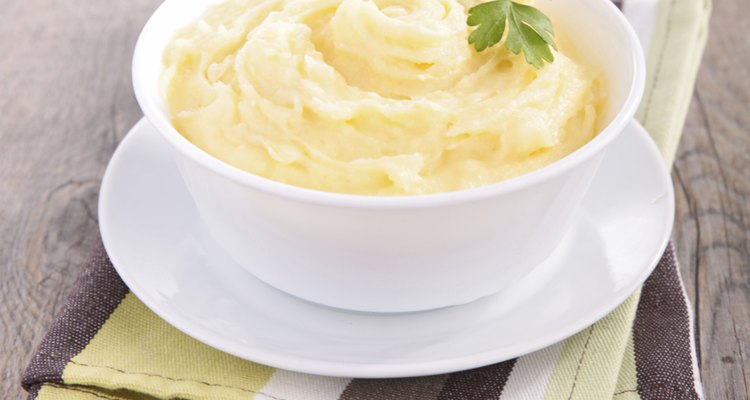 Crea una salsa para tu puré de papa.