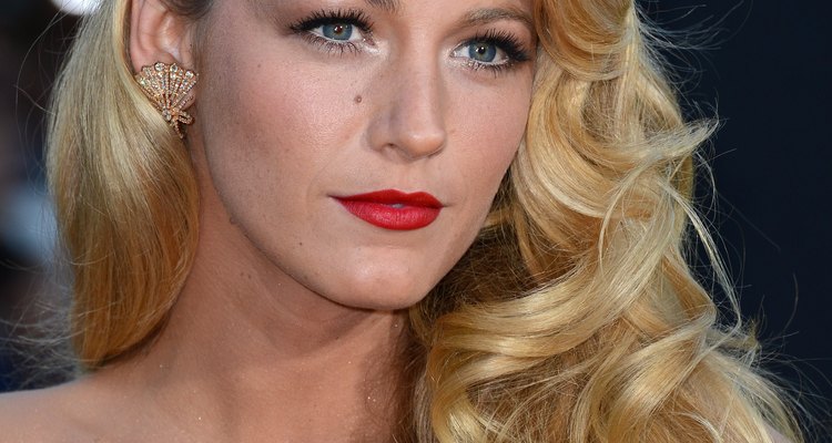 Blake Lively le dio un toque a la esquina interna de sus ojos.