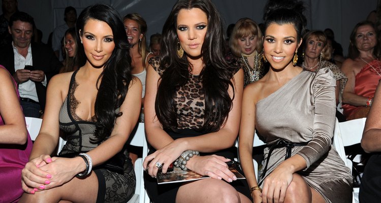 Las hermanas Kardashian son conocidas por sus largas melenas oscuras; aprende cómo evitar que tu color se desvanezca.