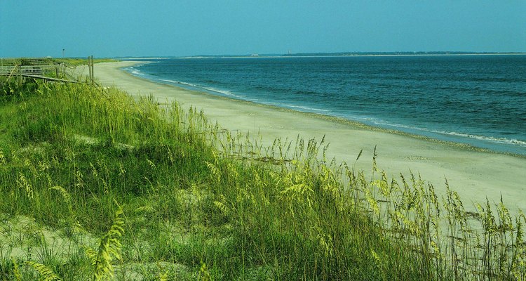 Las islas barrera a lo largo de la costa de North Carolina protegen la parte continental de los huracanes.