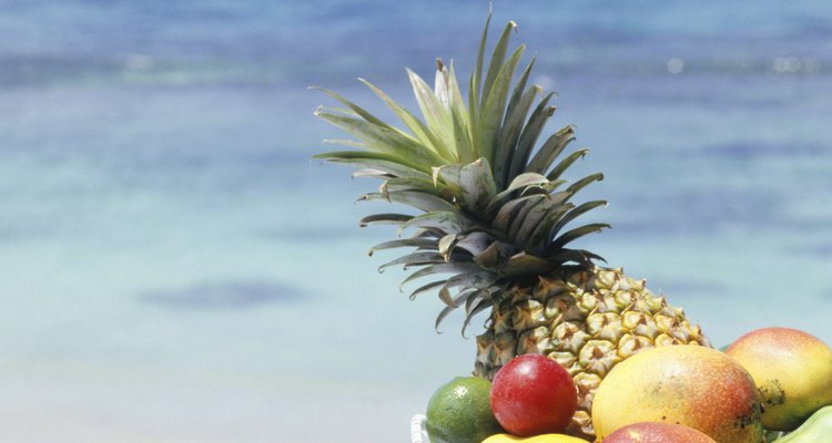 La piña es una fruta dulce que ayuda a conservarte delgada.