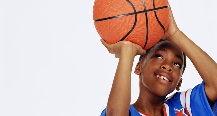 Basquete pode ser divertido para crianças