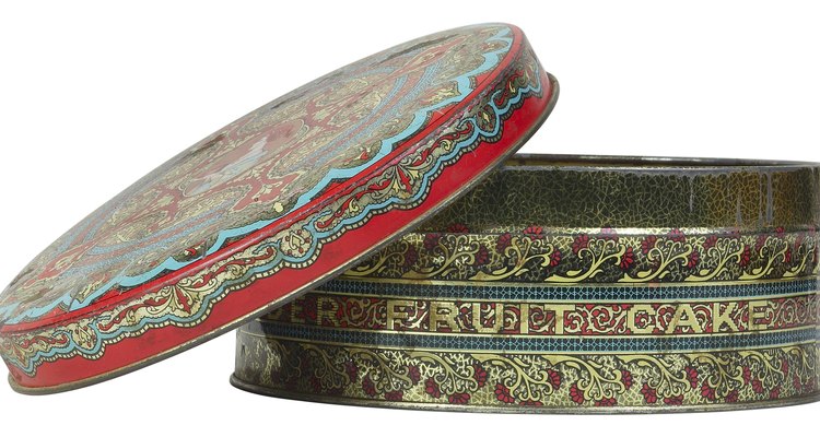 If your fruitcake came in a tin, use a round cake pan.