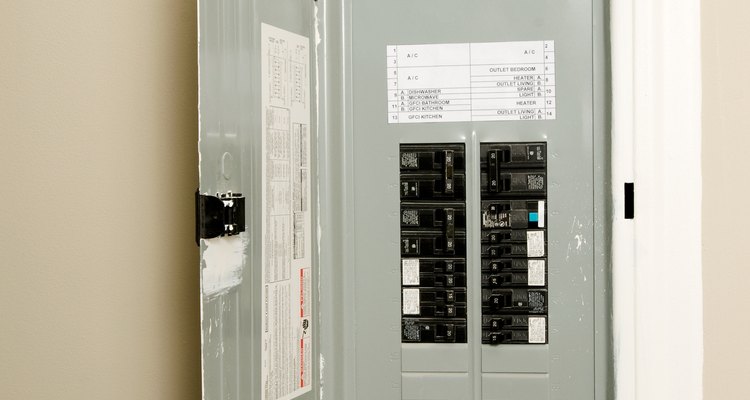 La identificación de un interruptor automático defectuoso puede salvar tu casa y pertenencias de los daños eléctricos.