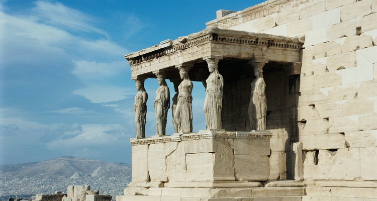 El templo de la diosa Atenea es un símbolo de la antigua religión griega.