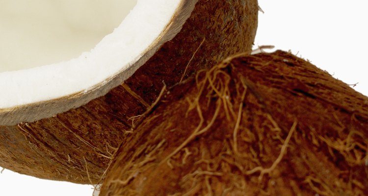 Economize a água de coco para acrescentá-la a um mexido ou uma sopa para um sabor adicional