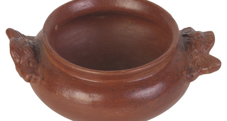 Una vasija de barro es una olla de barro que se puede utilizar para cocinar, para decoración o almacenamiento.
