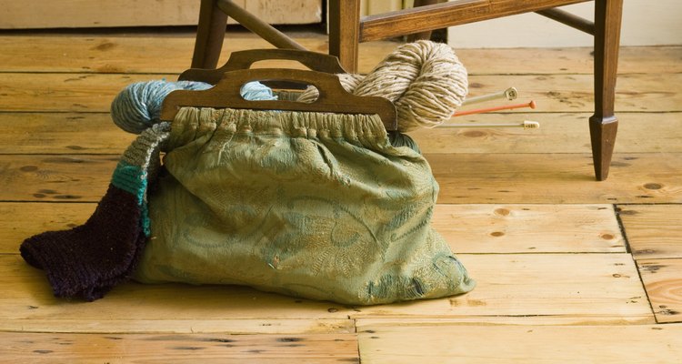 Protege tus pisos de madera de los arañazos de los muebles.