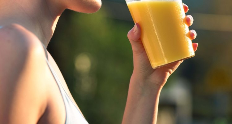 Sucos ajudam a manter o corpo hidratado e são ricos em vitaminas