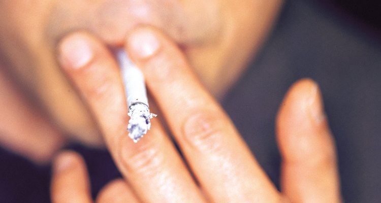 Fumar cigarrillos puede dañar tu salud y tu hogar.