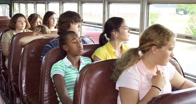 Ayudar a una excursión podría significar viajar en el autobús con tu hijo.