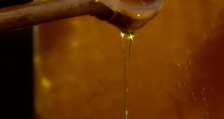 La mezcla de miel y vinagre tiene muchos beneficios para la salud.