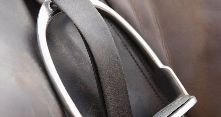 Use appropriately sized stirrup irons.
