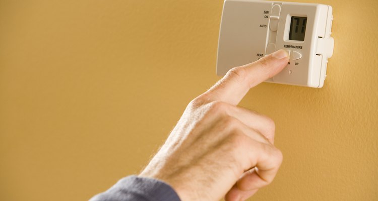 Desligue o ar-condicionado no interruptor externo ou na caixa do disjuntor interno