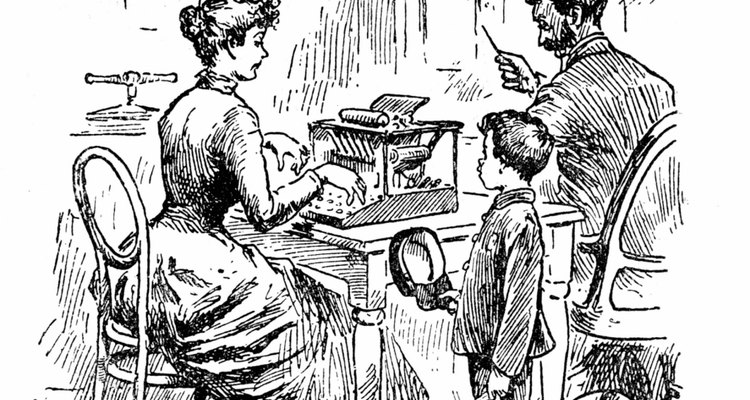 Con la invención de la máquina de escribir, muchas mujeres empezaron a trabajar como escribientes.