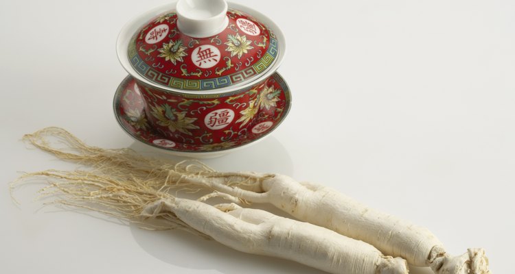 La raíz de ginseng en polvo se utiliza para preparar un té vigorizante.