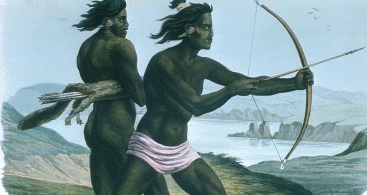 Los nativos de Estados Unidos usaban arcos y flechas para cazar y pelear.
