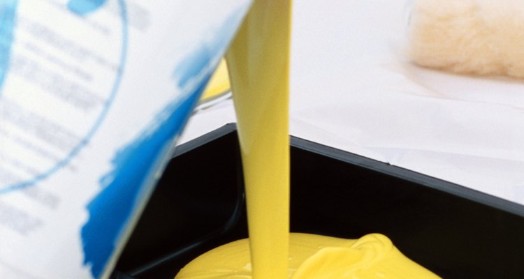 Los solventes para quitar pintura tienen muchos ingredientes y usos.