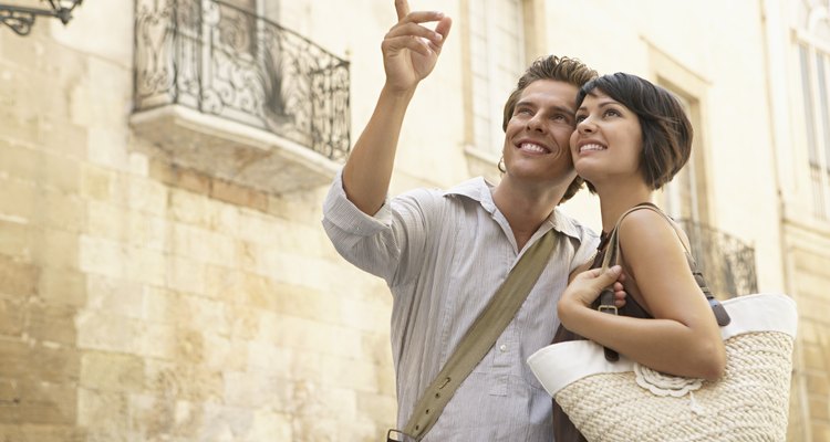 Aproveite para comprar artesanato ao fazer uma viagem para uma comunidade vizinha