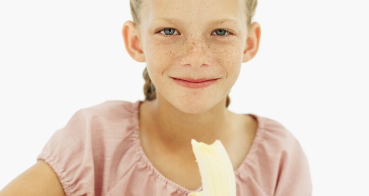 Los plátanos son la fruta favorita de los niños y son nutritivos y deliciosos.