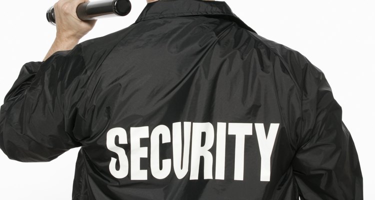 Declara tus objetivos en tu currículum para solicitar un  puesto como guardia de seguridad.
