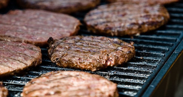 Marinar la carne resaltará y mejorará el sabor de tus hamburguesas